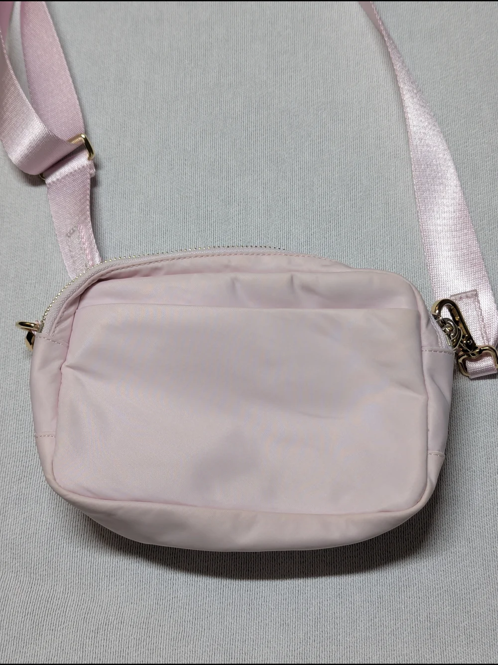Lululemon Everywhere Crossbody Bag Metal Hardware - 2L